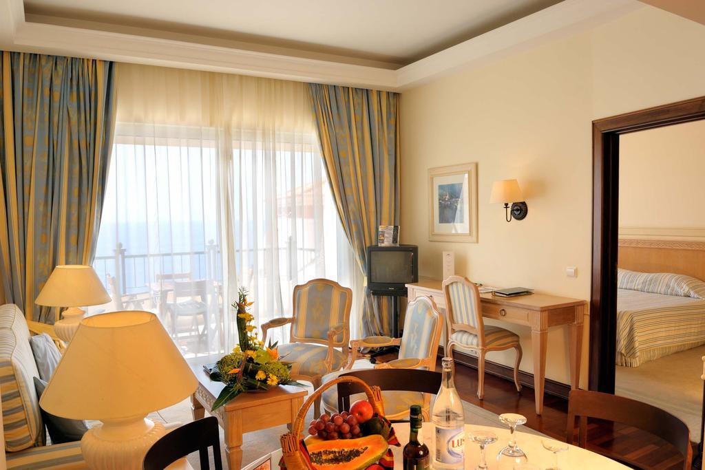 Pestana Royal All Inclusive Ocean & Spa Resort Funchal  Room photo